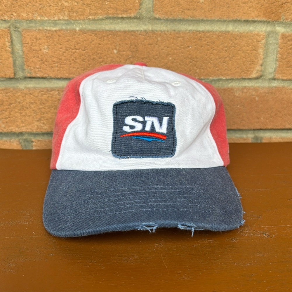Vintage Y2K Sports Net Strapback / Canada